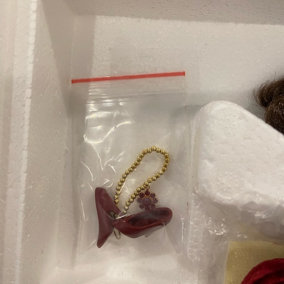 *1997* Porcelain Barbie Collection Holiday Ball Doll - Picture 7 of 16